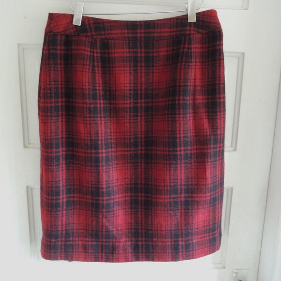 Eddie Bauer Red & Black Wool Blend Plaid Wrap Fringed Skirt 10P - Picture 7 of 9